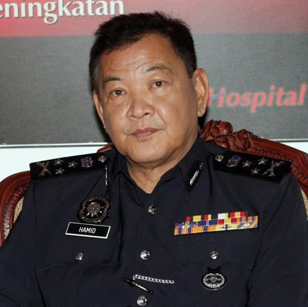 Los oficiales de policía de Malasia vinculados a las apuestas ilegales en línea y blanqueo de capital se enfrentan a un arresto