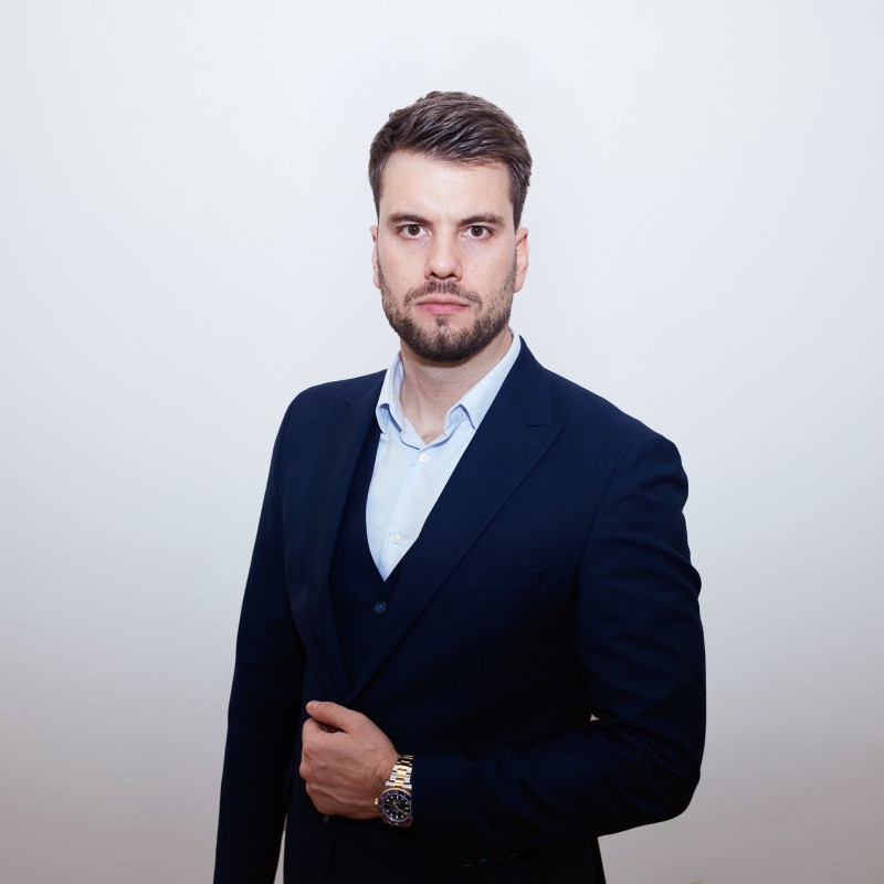 Sebastian Paris, bwise media